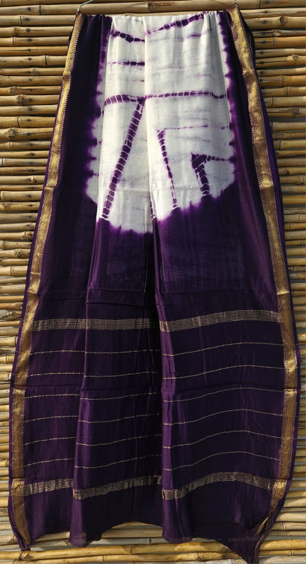 Purple and white tie-dye Maheshwari silk cotton blend saree with a gold zari border